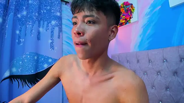 maxiwildd (M twink) - Massage my nipples, pinch them🤤