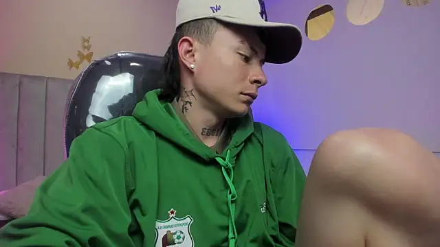 nascary_fox (M twink) - SPIT MY COCK