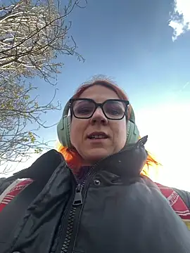 nikky_divine (F milf) - SHOW TITS OUTDOOR