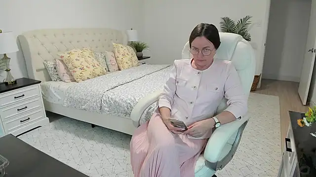 vika73 - Vika73's free webcam - UK Sex Cams