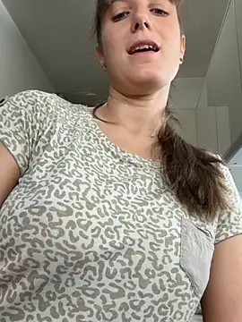 jennifer11772 - Jennifer11772's free webcam - UK Sex Cams