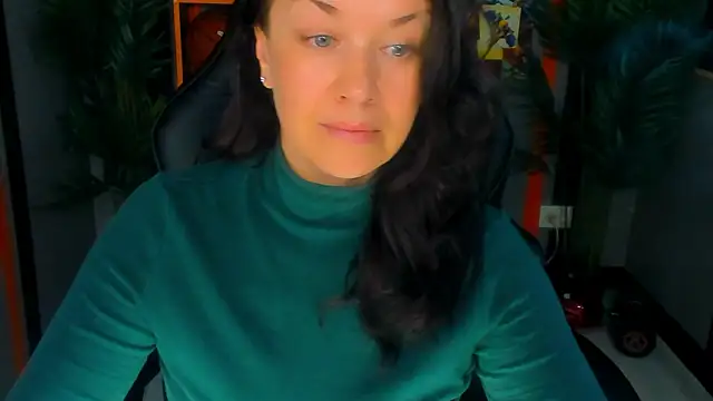 AnaMills live cam profile