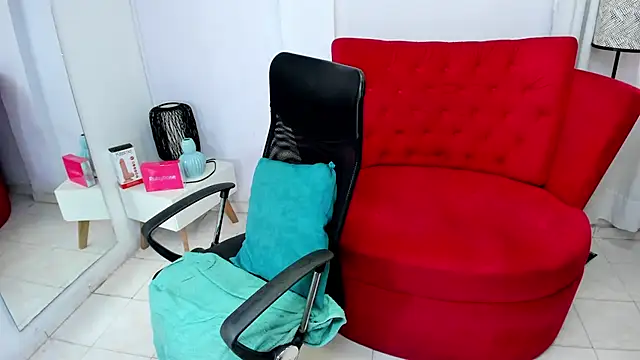 kendra_fire (F milf) - show fuck  ass