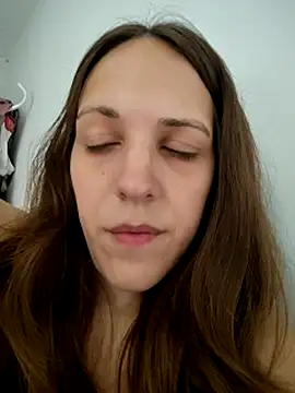 Webcam Model (lauflor)  is live.Free join now!