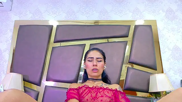 nicoleesposito (F young) - pinch nipples   🔥💘