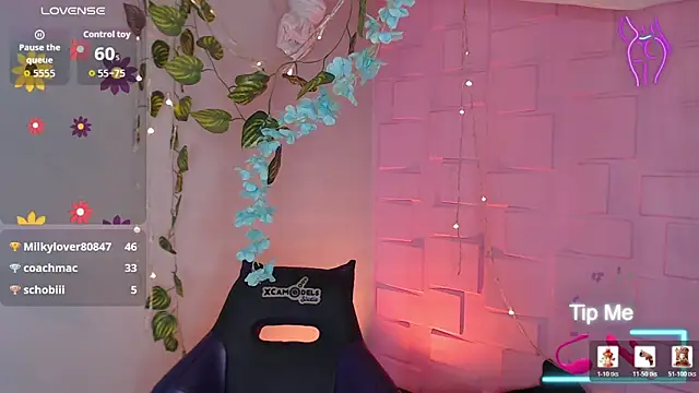 eyes_moonn (F young) - show boobs