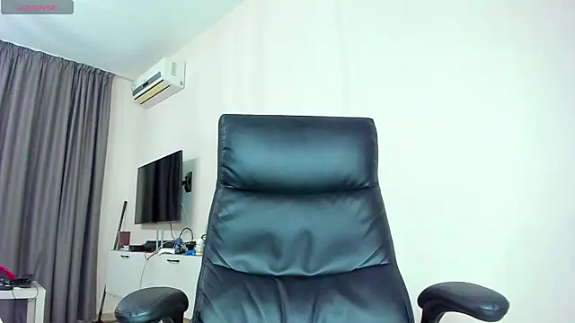 findom_guy (M young) - hard cock