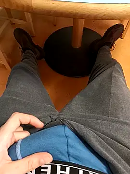 fun_yacine (M young) - Make me hot at office 🔥 في العمل