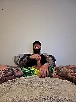 Beardedtattood Live Webcam on Stripchat