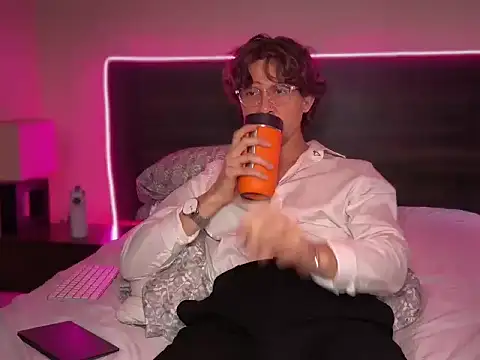 mcklister_kinky_feets (M young) - CUM AT GOAL