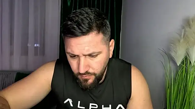 gold_alpha_boy - Gold_Alpha_Boy's free webcam - UK Sex Cams