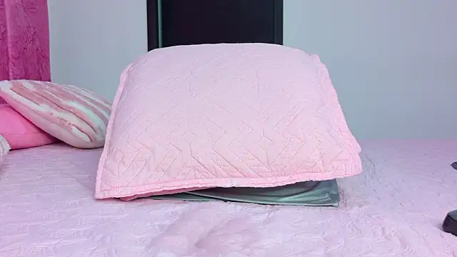 kendal_rossi live sex cam