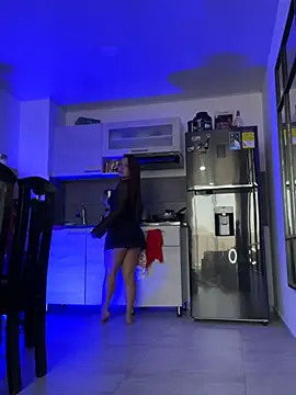 Webcam Model (Pretty__Milf)  is live.Free join now!