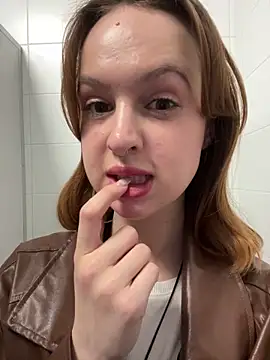 hani_obsessed (F teen) - Panties off in public