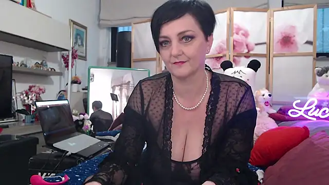 lucillabollente (F mature) - Red period...❤️Love me anyway...☺️❤️