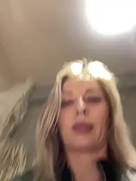 Webcam Model (VikaBunny1)  is live.Free join now!