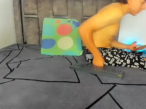 master_ruthles777 (M young) - Slave worships the boss...!