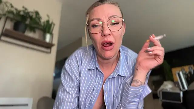 sacha-xx (F milf) - String off+ ctrl domi 3min