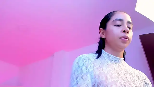 sophierooy22 - Sophierooy22's free webcam - UK Sex Cams