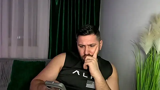 gold_alpha_boy - Gold_Alpha_Boy's free webcam - UK Sex Cams