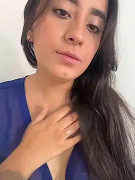 Antonella_Juliet... Live Webcam on Stripchat