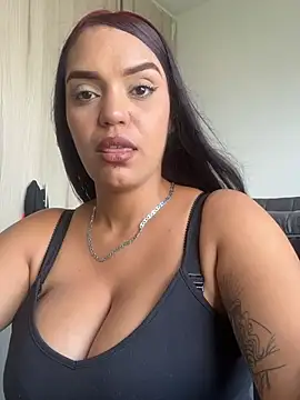 Sara-77 live sex cam