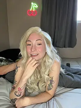 localdivinediva Live Webcam on Stripchat