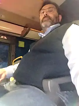 necroforo (M mature) - Senza masturbarmi e venire fino al goal