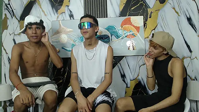 AVENGER_GUYS1 Live Webcam on Stripchat