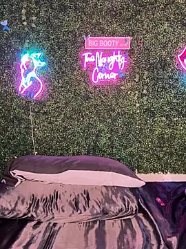 RenaThickAss live sex cam