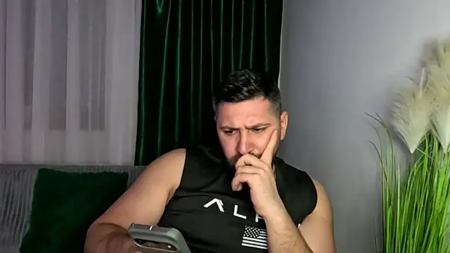 gold_alpha_boy (M young) - Who is the next King of the room?