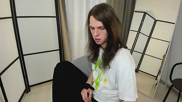 louis_hayes (M twink) - Start the show