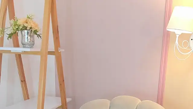 _zharaa (F teen) - fingers in my pussy