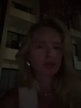 SunnyShiney live sex cam