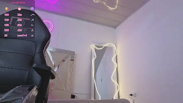 sabriina_tay - SABRIINA_TAY's free webcam