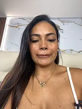 elenajamess - ElenaJamess's free webcam - UK Sex Cams