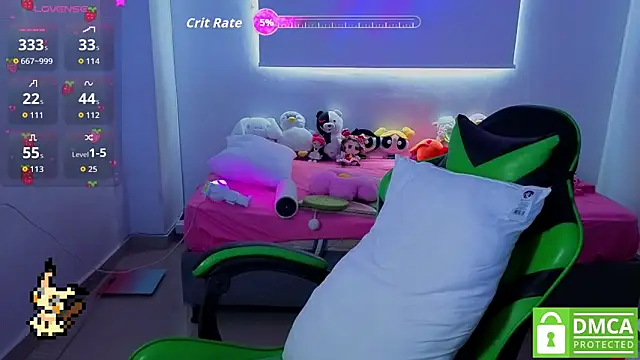 lovelyamyy (F young) - TEASING WITH MY BOOBS🍓