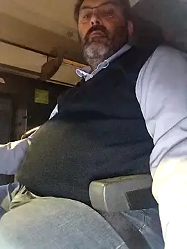 necroforo (M mature) - Senza masturbarmi e venire fino al goal