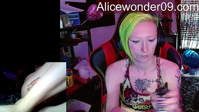 alicewonder09 webcam