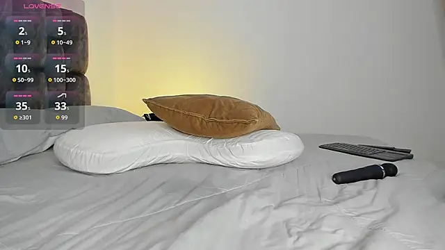 arianna_000 (F young) - Twerking with panties