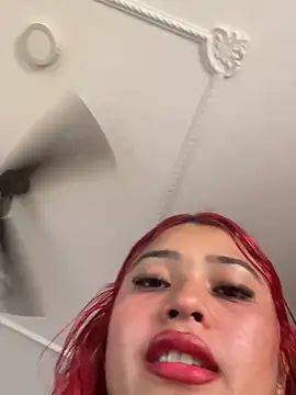 layla_em (F teen) - finger in pussy♥️
