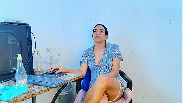 oh_tique - Oh_Tique's free webcam - UK Sex Cams