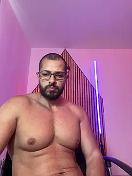 magnumchris - Magnumchris's free webcam - UK Sex Cams