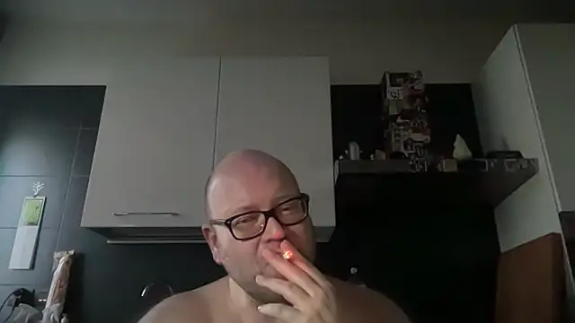 theitalianbear live sex cam