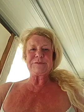 THESensualhorny live sex cam