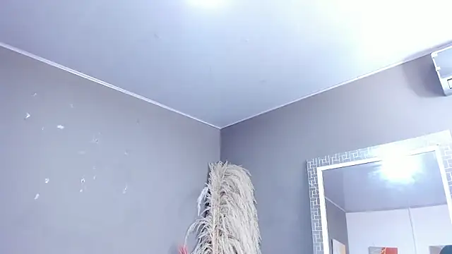 sienna_glow (F young) - show tits