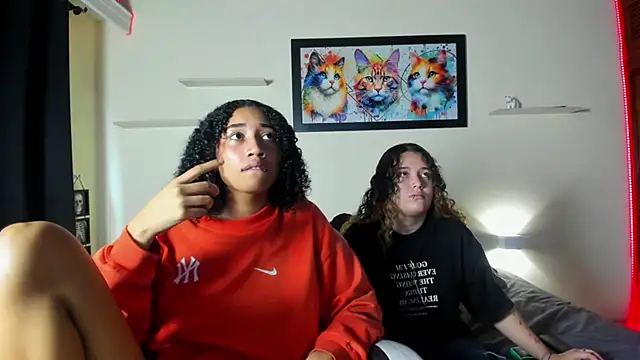 meredit_cris23 - Meredit_cris23's free webcam - UK Sex Cams