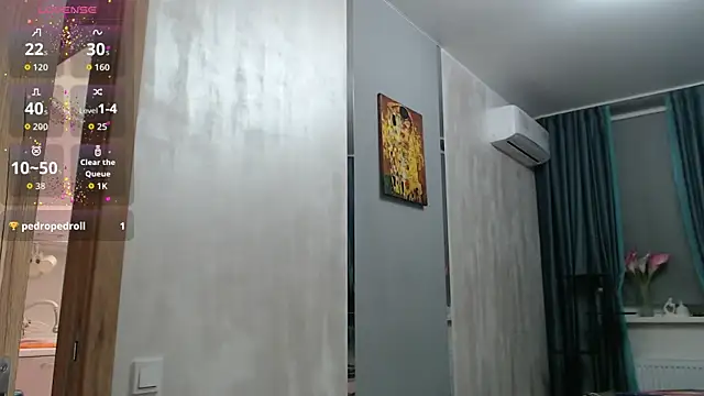 stacy_davice (F milf) - SHOW TITS