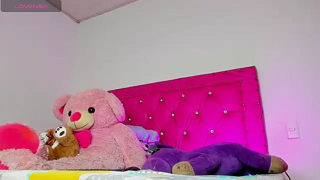 dahiiangomezz (F young) - 2 fingers in my pussy, I fuck hard