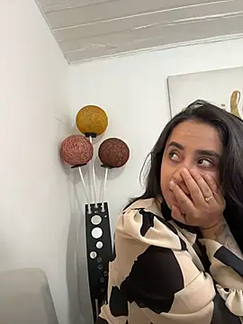 Antonella_Juliet... Live Webcam on Stripchat